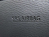 運転席側にSRS二-エアバックシステムを採用 万一の際の安全性を高めました