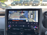 パノラミックビューモニターで、後方と全体を確認しながら安心して駐車することができます。
