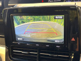 【バックカメラ】駐車時に後方がリアルタイム映像で確認できます。大型商業施設や立体駐車場での駐車時や、夜間のバック時に大活躍!運転スキルに関わらず、今や必須となった装備のひとつです!