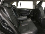 ゆとりある広々とした車内空間は、ドライブを始め買い物やレジャーなど、幅広く活躍します。一人でもみんなとでもお出かけを楽しみましょう!