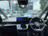 窓ガラスが大きく車両感覚も掴みやすいお車ですので安心してお乗りいただけます。