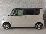 オプションになりますが、ボディーコーティングもご用意しております。新車の輝きに近づき、洗車などのお手入れも楽になりますよ。