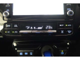 ★エアコンはオートタイプが装着済みです!オートモードにしておけば、車内温度を設定するだけで風の料や吹き出し口の切り替えを機械が行ってくれます!一年中快適な環境を作れますよ♪