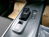e-POWERならではの、スタイリッシュなシフトノブ周りが非常にかっこいいですね。