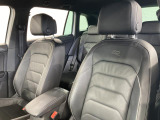 無段階調整式パワーシート 正しい乗車姿勢によって運転のしやすさと、万が一の際に乗員保護能力を最大限に高めます。