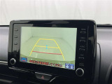 バックモニター付なので後退時に後方が見えるので安心。 車は構造上、死角がたくさんなので万が一を考えると必須ですね。 あくまで補助の為の装備、バックは目視で確認する事が重要ですよ。