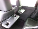 コンビニフック付シートバックテーブル(運転席、助手席)付きです☆