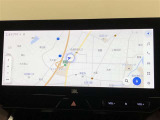 【12.3インチディスプレイオーディオ】センター通信型コネクティッドナビに加え、車載ナビ機能を搭載しています。通信エリア外でも、シームレスなナビドライブをサポート!