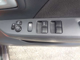 電動格納ミラー装備!駐車の際などに便利です!!