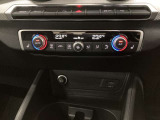 デジタル時代にふさわしいユーザーインターフェースであるMMIタッチレスポンスは、フラットな高解像度モニターで車両のセッティングやインフォテインメントを直感的に操作することが可能。