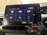 ホンダ純正ナビです。リバース時には後方も映ります