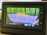 【バックカメラ】駐車時に後方がリアルタイム映像で確認できます。大型商業施設や立体駐車場での駐車時や、夜間のバック時に大活躍!運転スキルに関わらず、今や必須となった装備のひとつです!
