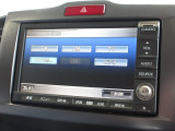 ナビゲーションは純正HDDナビを装着しております。AM、FM、CD、DVD再生、Bluetooth、音楽録音再生、ワンセグTVがご使用いただけます。初めて訪れた場所でも安心ですね!