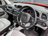 ステアリングを握れば目の前にJeepワールドが広がります!