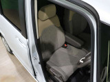程よい硬さとホールド性が高いシートで長時間運転も快適です。