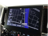 純正ナビを装備。タッチパネル式で使いやすく、お出かけもラクラクです。