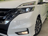 【LEDヘッドライト】悪天候や夜間走行時も良好な視界を確保し安心して運転できる高輝度LEDヘッドライトを装備!点灯速度が早く、消費電力も抑えられています。