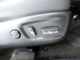 【電動シート】運転席シートの位置調整はスイッチ操作だけ!微調整もできますよ。