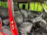 運転席シート廻りは使用感も少なく、良好な状態となっています。丁寧に使われていたことがよくわかりますね。
