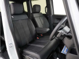 運転席のスペースはゆったりしていて、視界も広く確保されているので普段の運転からロングドライブまで快適です。