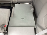 リアシートは簡単に倒すことができるので、ラゲッジルームも広がります。