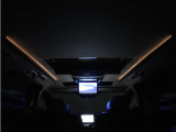 夜間に室内を照らしてくれるルームライトです