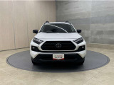 お車購入のポイントとなるフロントマスクです!シャープな目つきが印象的なデザインのヘッドランプです。
