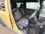 運転席も広々、ドライブも楽しめますね♪実際お座りいただくのが、分かりやすいと思います。お気軽にご来店ください!