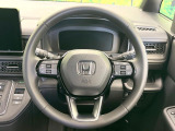 【純正革巻きステアリング】上質な革を使用することで、手にしっかり馴染みとても運転しやすいハンドルです♪