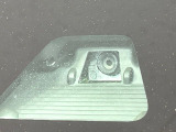 【スマートアシスト】走行中に前方の車両等を認識し、衝突しそうな時は警報とブレーキで衝突回避と被害軽減をアシスト。より安全にドライブをお楽しみいただけます。