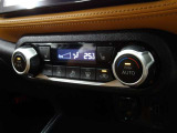 車内の温度管理に便利なオートエアコン☆