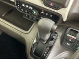発進時から滑らかに加速する無段階変速のCVTはストップ&ゴーの多い街の中も快適です