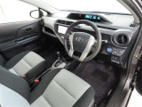 シンプルで使いやすいデザインの運転席です。