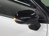 サイドターンランプ付きドアミラー。車両のドレスアップと右左折時の被視認性を兼ね備えたお洒落なミラーです。
