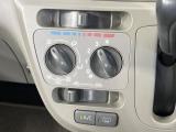 寒い冬も暑い夏も全席に快適な空調を届けてくれる、ダイヤル式エアコンを装備♪