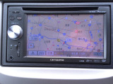 ナビゲーションを装備。多彩な機能で快適ドライブをアシスト。オーディオ機能も充実していますね。