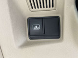 ハンドル左奥には各種設定スイッチがあります。運転者がスッと手を伸ばせば操作できので便利です。