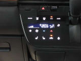 オートエアコンで快適温度を自動で保ってくれます!タッチパネルでネイルつけてても操作しやすいです
