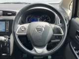 【純正革巻きステアリング】上質な革を使用することで、手にしっかり馴染みとても運転しやすいハンドルです♪