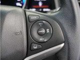 ◆アダプティブクルーズコントロール◆予め設定した車速内でクルマが自動的に加減速。前走車との適切な車間距離を維持しながら追従走行します。【LKAS】車線維持支援システムでステアリング操作を支援。