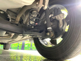お車を安心してお乗りいただく為には、足回りの定期点検が欠かせません。サービスサポート(有償保証)では無料点検もご提供しており、安心のカーライフをお過ごしいただけるサポート体制が整っています。