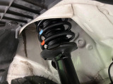 お車を安心してお乗りいただく為には、足回りの定期点検が欠かせません。サービスサポート(有償保証)では無料点検もご提供しており、安心のカーライフをお過ごしいただけるサポート体制が整っています。お好きな音