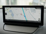 マツダコネクトの8.8インチワイドセンターディスプレイです。『Android Auto』『Apple CarPlay』や独自のコネクテッドサービスに対応したインターフェイスシステムです。