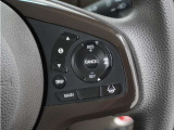 ◆アダプティブクルーズコントロール◆予め設定した車速内でクルマが自動的に加減速。前走車との適切な車間距離を維持しながら追従走行します。【LKAS】車線維持支援システムでステアリング操作を支援。