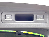 【パワーバックドア】スマートキーや運転席のボタンを押すだけでリアゲートが自動で開閉します!荷物を持っている時や、高い位置にあるバックドアを閉める際に便利な機能です♪