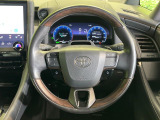 【純正革巻きステアリング】上質な革を使用することで、手にしっかり馴染みとても運転しやすいハンドルです♪
