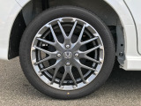 ホンダ純正のアルミホイールが装備されています。