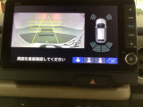 バックでの車庫入れも安心です!リアカメラが付いているバックモニター付のナビを装備しております。バンパーについているソナーや、操作線もついており距離感も画面から確認できます。