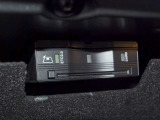 メルセデス専用車載器で純正ナビゲーション連動しております。