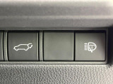 【パワーバックドア】スマートキーや運転席のボタンを押すだけでリアゲートが自動で開閉します!荷物を持っている時や、高い位置にあるバックドアを閉める際に便利な機能です♪